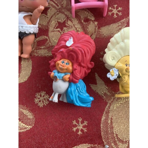 Lot Bundle of Vintage Mini Toys McDonalds Fingerlings Dreamworks Trolls Disney - Picture 14 of 16